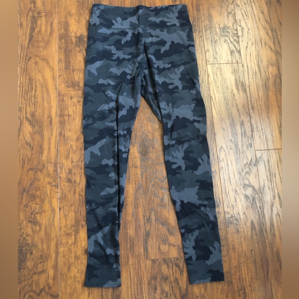 Wild Fable Black Camo Leggings